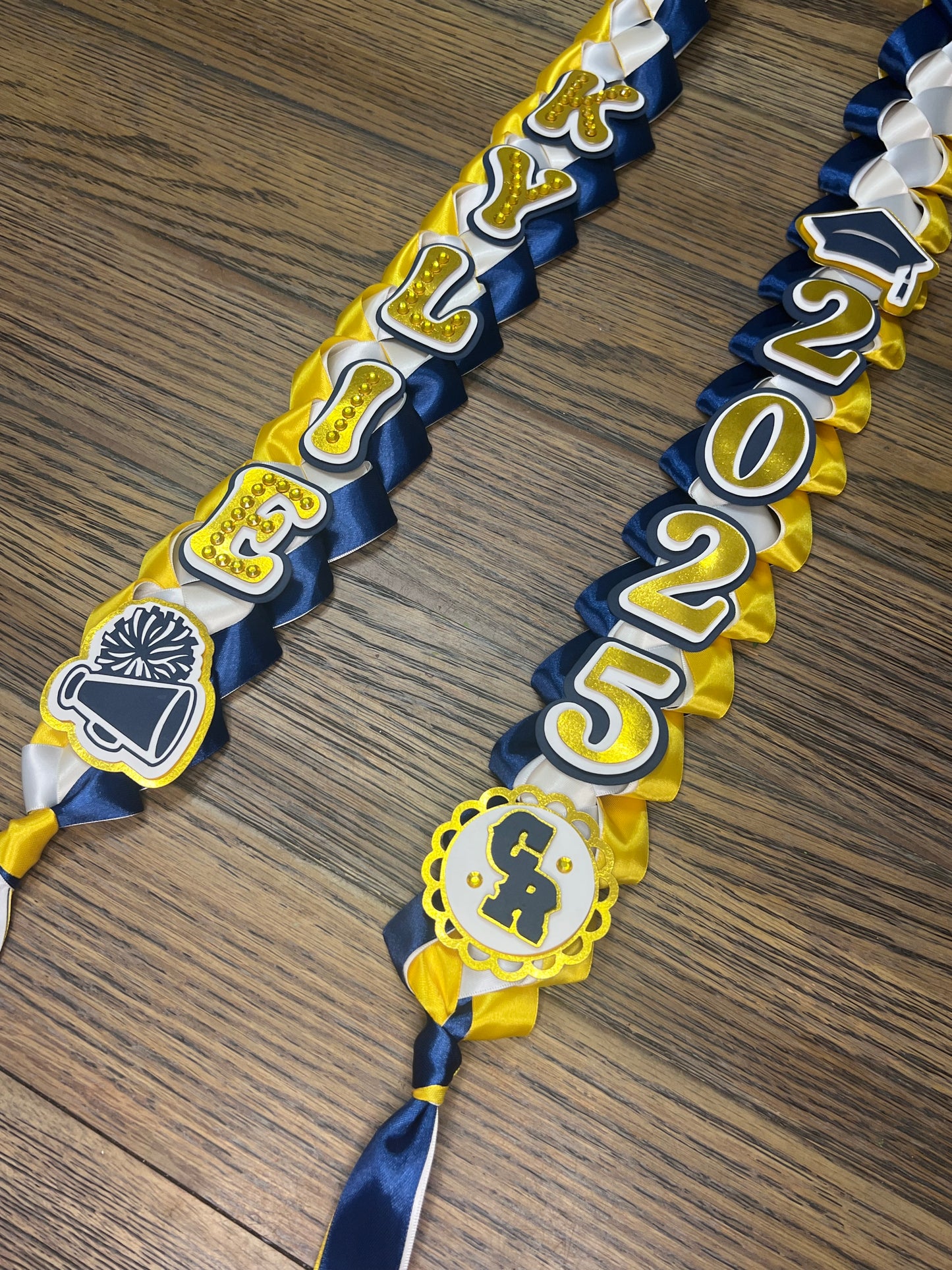 Graduation Lei - deluxe